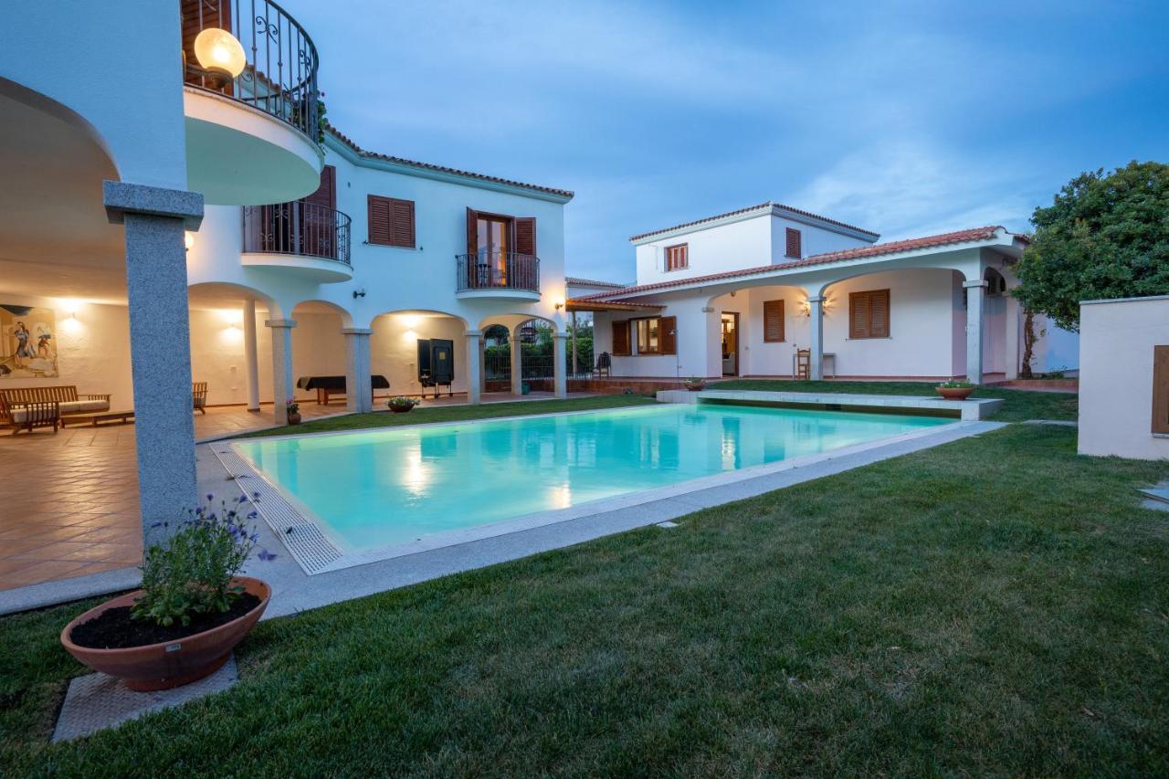 Mera Apartments Posada  Luaran gambar